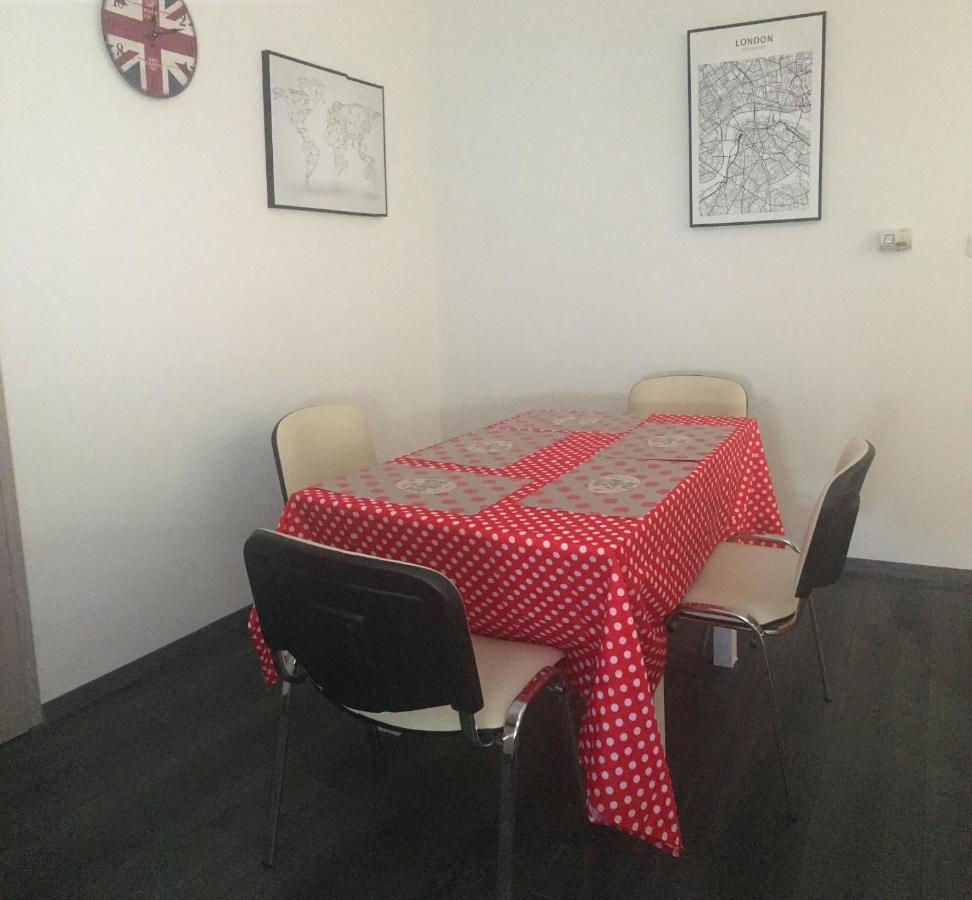 Buckingham Palace Apartman, Debrecen Eksteriør billede